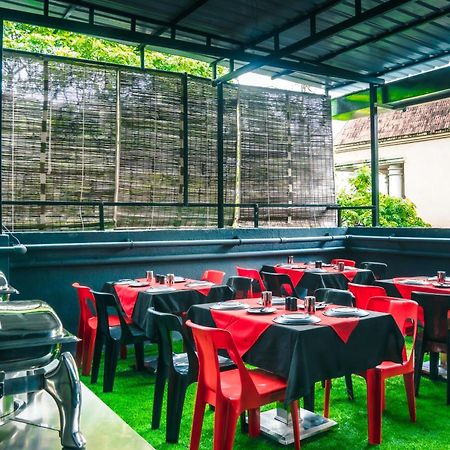 Treebo Serenity Inn, Koregaon Park Пуна Экстерьер фото